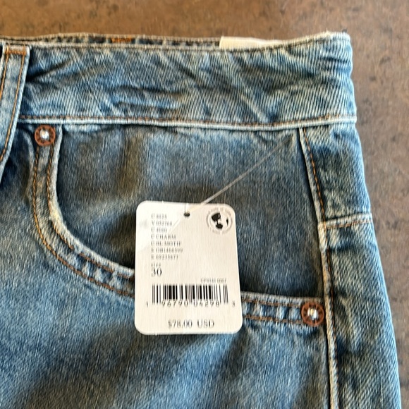 Free People Bundle!
Beginners Luck Slouch Shorts and 2 shirts! - Picture 5 of 12